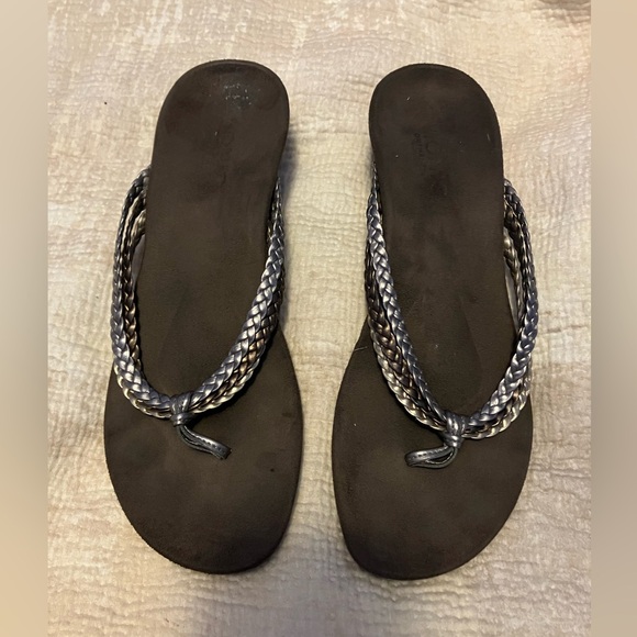 Vionic Shoes - Brown Vionic Woven Sandals